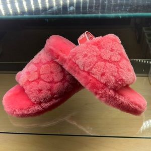 UGG fluff yeah slide poppy size 4